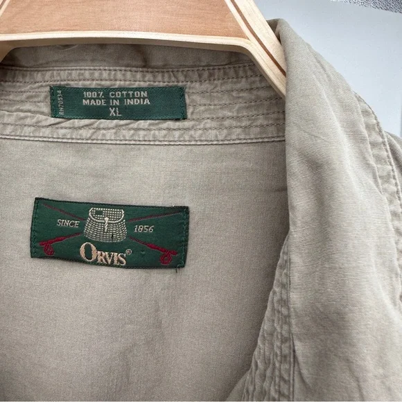 ORVIS Vintage Men's rugged shirt. Minimalist vibe. Broken in, no odor. - Picture 3 of 10